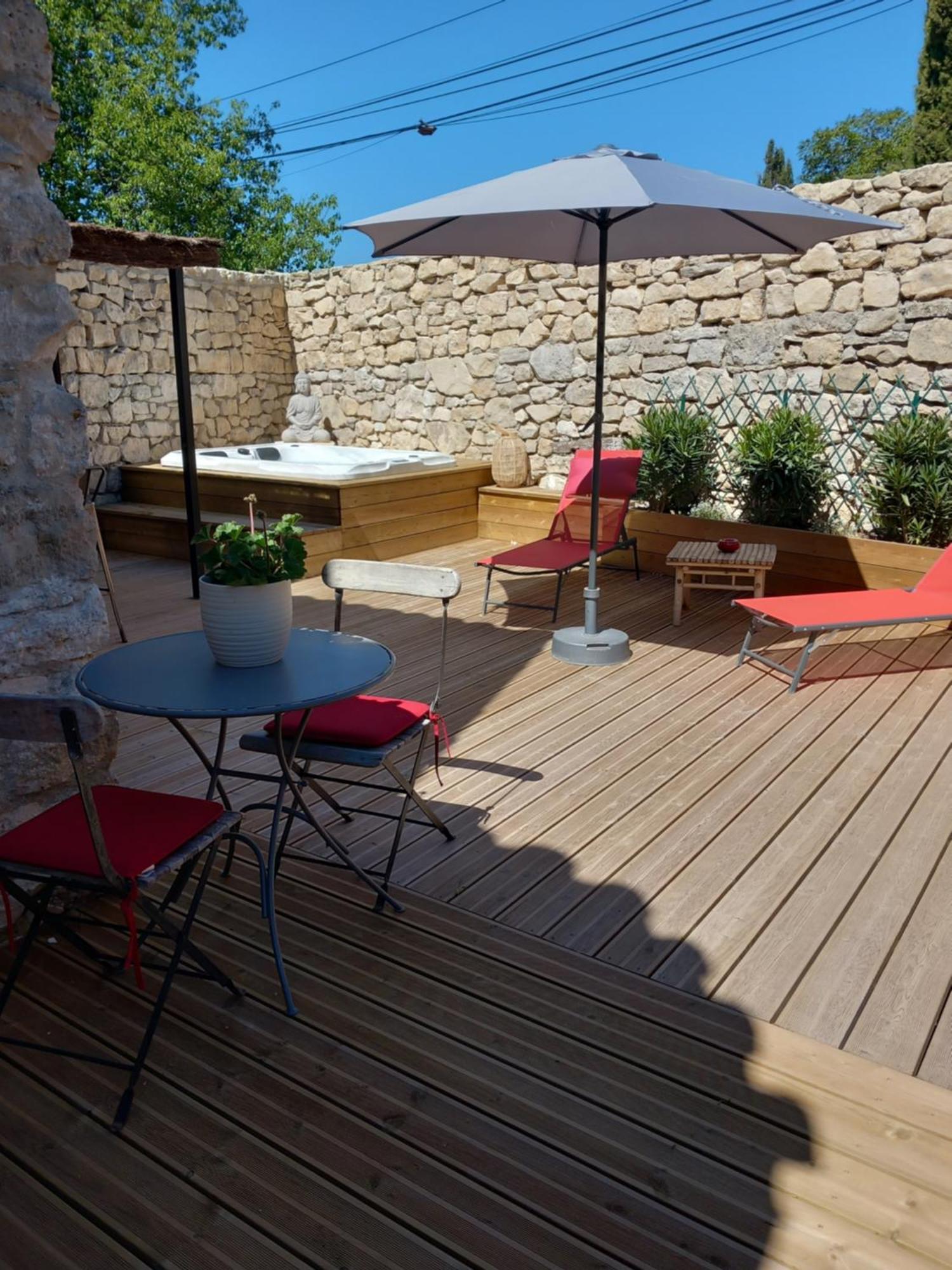 Chez Daniele Chambre Avec Jacuzzi Et Terrasse Privee Murs  Eksteriør bilde